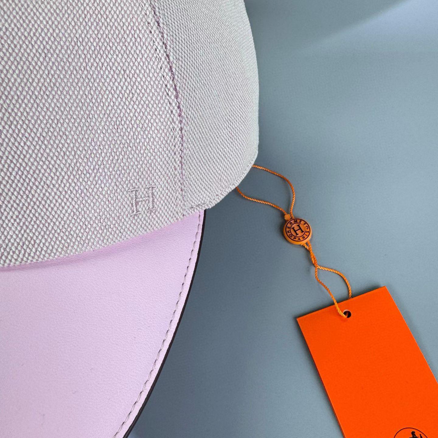 Casquette HRMS à visière effet cuir