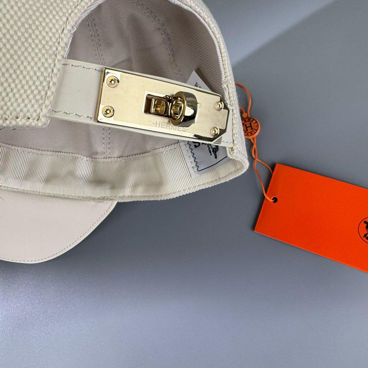 Casquette HRMS à visière effet cuir