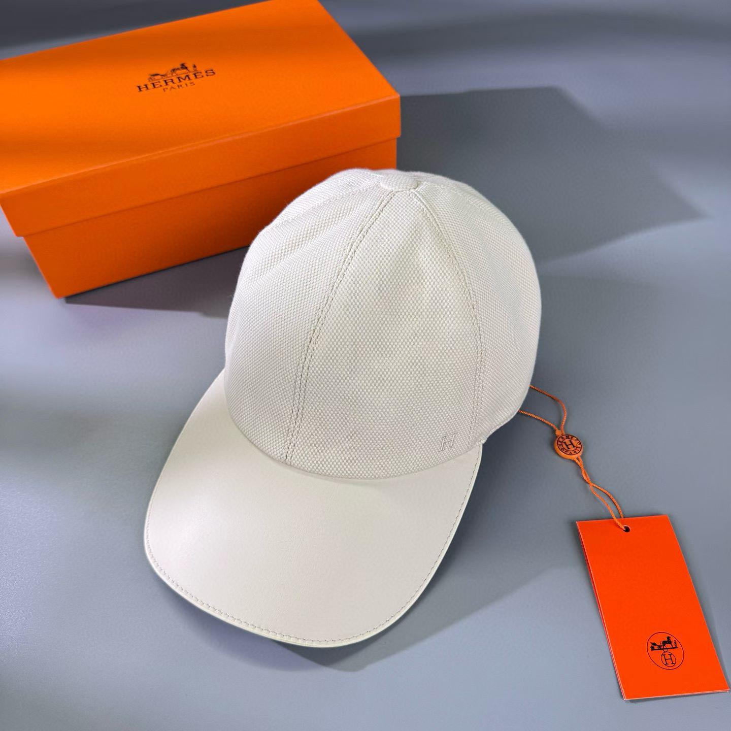 Casquette HRMS à visière effet cuir