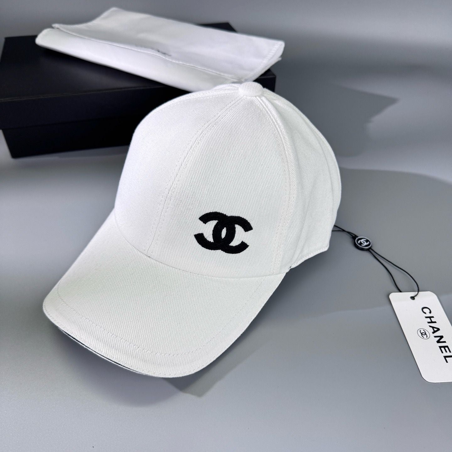 Casquette classique Chnl Noir / Blanc